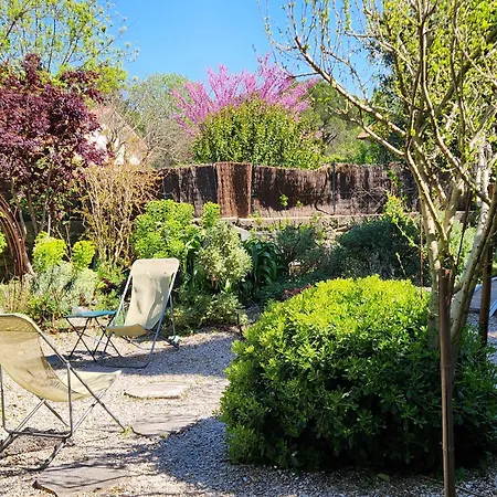Chez Nous Dans Notre Petit Jardin